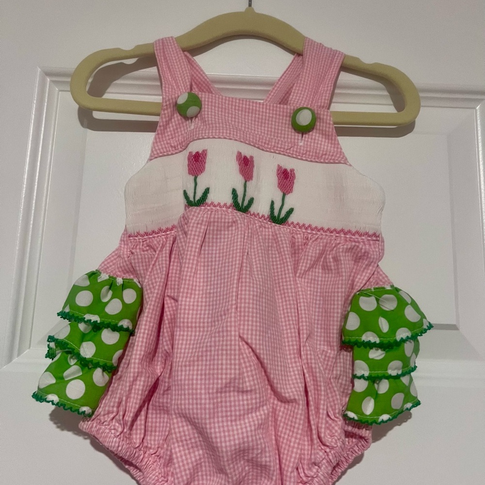 Pink gingham tulip bubble